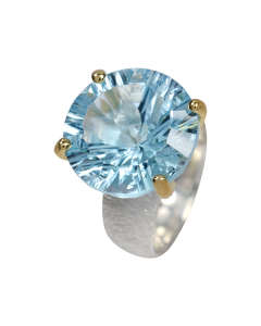 Spektakulärer Ring mit blauem Topas, teilvergoldet