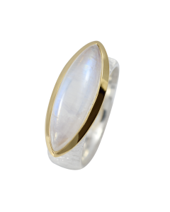 Schmeichelnder Ring mit Regenbogenmondstein, teilvergoldet