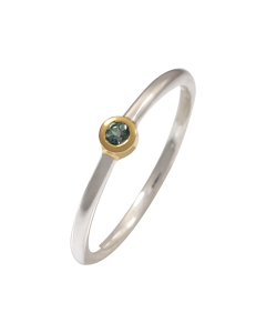 Filigraner Ring mit strahlendem Tsavorit, teilvergoldet
